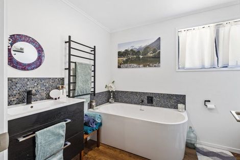 Photo of property in 12 Achray Street, Waiau, 7332