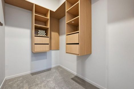 Photo of property in 8c Catalina Crescent, Forrest Hill, Auckland, 0620