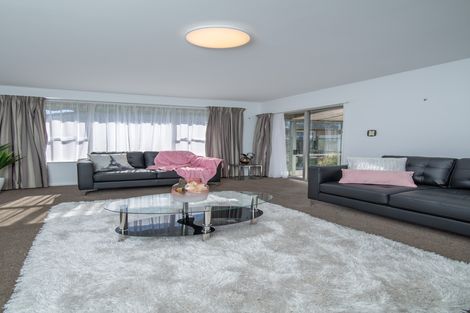 Photo of property in 19 Sturrocks Road, Redwood, Christchurch, 8051