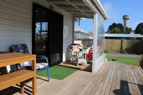 Photo of property in 5 Frances Street, Foxton, 4814