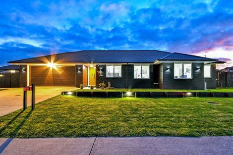 Photo of property in 2 Peacock Place, Pokeno, 2402