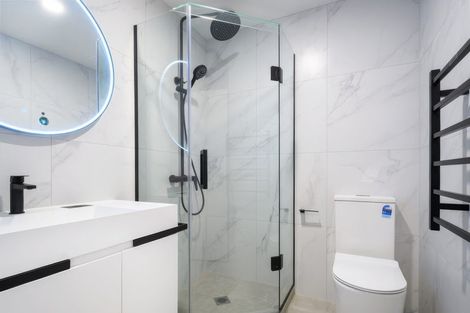 Photo of property in 53d Edmonton Road, Henderson, Auckland, 0612