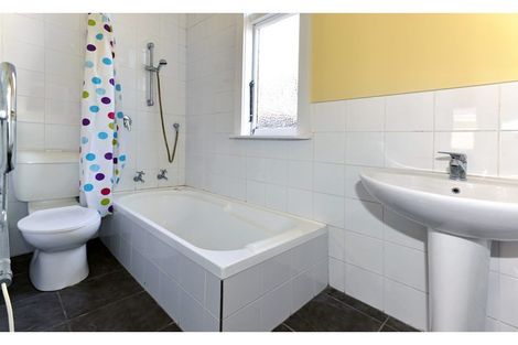 Photo of property in 16 Dover Street, St Albans, Christchurch, 8014