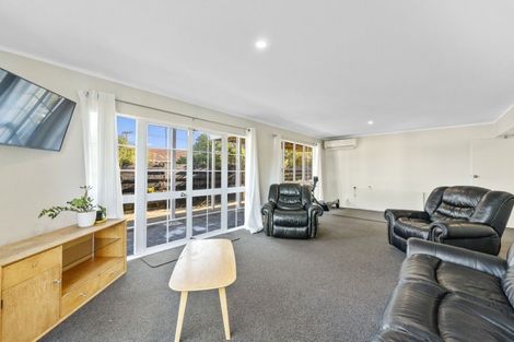 Photo of property in 4 Ingle Avenue, Waipahihi, Taupo, 3330