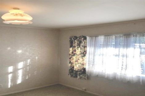 Photo of property in 2/1 Landscape Road, Papatoetoe, Auckland, 2025
