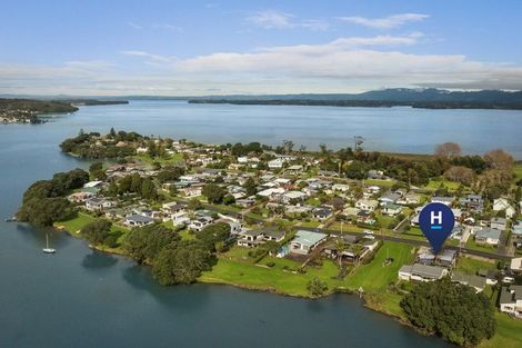 Photo of property in 32 Roretana Drive, Athenree, Waihi Beach, 3177