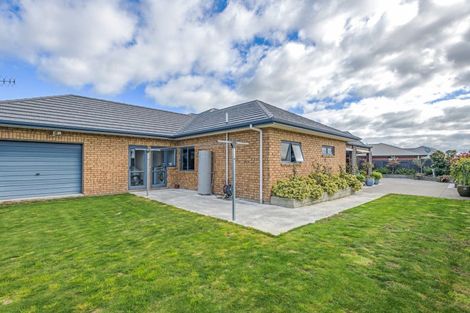 Photo of property in 8 Crabapple Close, Milson, Palmerston North, 4414