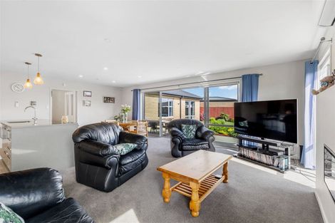 Photo of property in 5 Glenbarr Lane, Broomfield, Christchurch, 8042