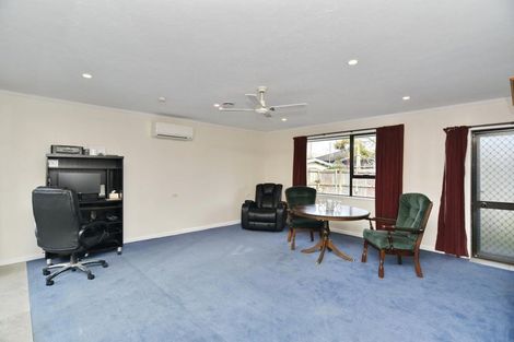 Photo of property in 23 Mackworth Street, Woolston, Christchurch, 8062