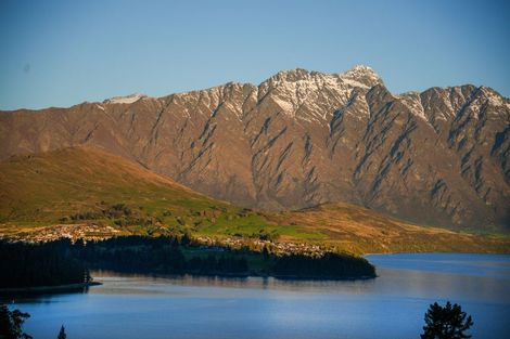 Photo of property in 6 Aspen Grove, Fernhill, Queenstown, 9300