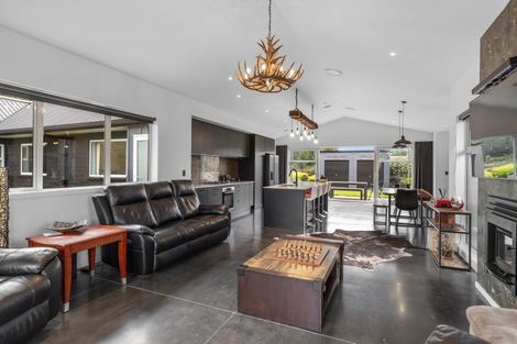 Photo of property in 13 Tari Road, Pukeatua, 3880