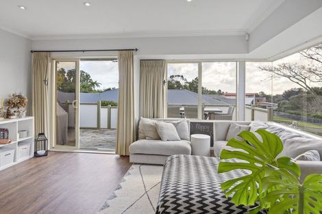 Photo of property in 1 Orlando Close, Frankleigh Park, New Plymouth, 4310