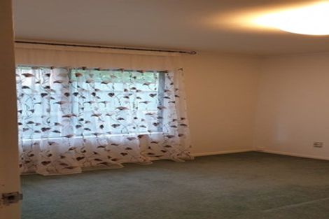 Photo of property in 2/150 Luckens Road, West Harbour, Auckland, 0618