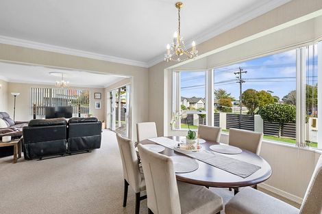 Photo of property in 145 Mangorei Road, Merrilands, New Plymouth, 4312