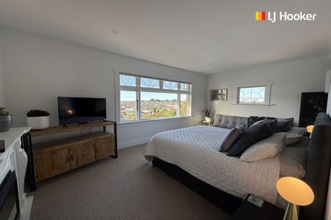 Photo of property in 104 Forbury Road, Saint Clair, Dunedin, 9012