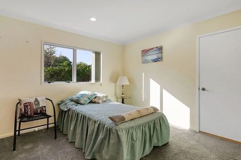 Photo of property in 16 Pohutukawa Grove, Titahi Bay, Porirua, 5022