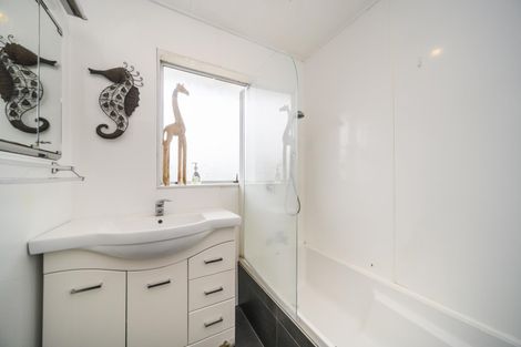 Photo of property in 28 Branigan Parade, Kelvin Grove, Palmerston North, 4414