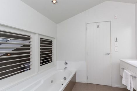 Photo of property in 2/2 Buller Street, New Plymouth, 4310