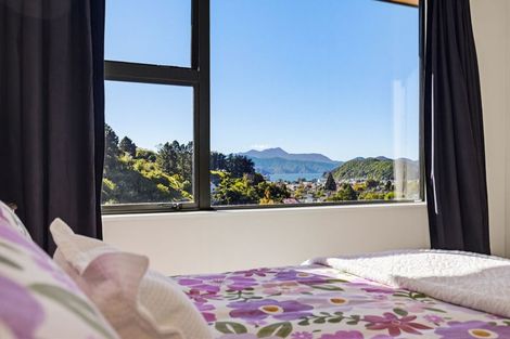 Photo of property in 11 Angle Street, Picton, 7220
