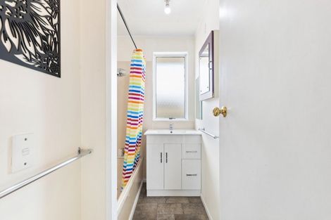 Photo of property in 11 Perrin Place, Kelvin Grove, Palmerston North, 4414