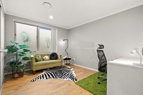 Photo of property in 6 Phar Lap Crescent, Takanini, 2112