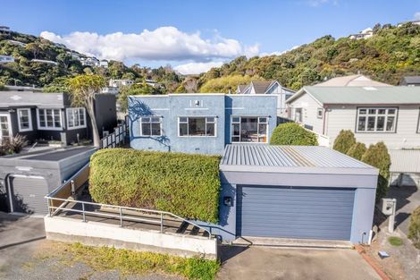 Photo of property in 126 Mana Esplanade, Paremata, Porirua, 5026