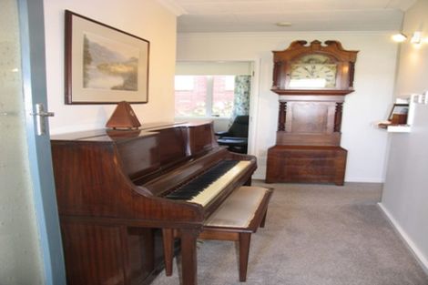 Photo of property in 6 Tybalt Street, Stratford, 4332