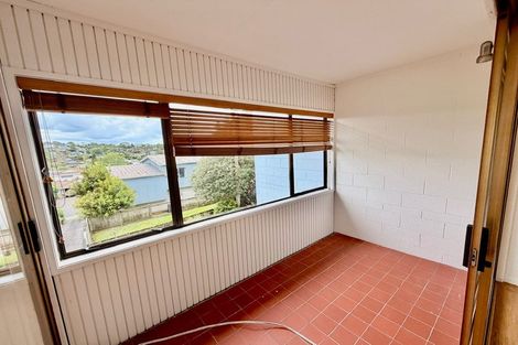 Photo of property in 2/48 Mayfair Crescent, Mairangi Bay, Auckland, 0630