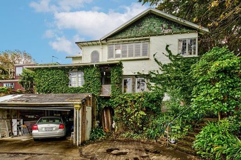 Photo of property in 17 Tio Tio Road, Miramar, Wellington, 6022