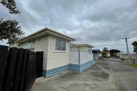 Photo of property in 1 Marlene Avenue, Te Atatu South, Auckland, 0610