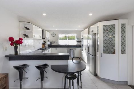 Photo of property in 6 Te One Place, Redwood, Christchurch, 8051