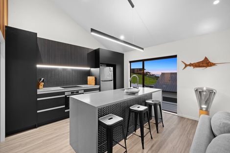 Photo of property in 4 Aquarius Lane, Langs Beach, 0582