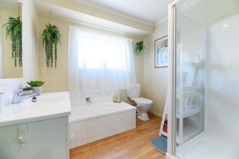 Photo of property in 6 Rays Way, Tuakau, 2121