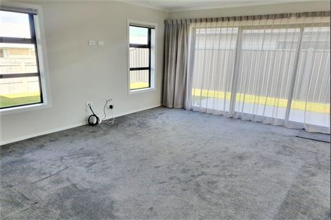 Photo of property in 51 Buddle Road, Wallaceville, Upper Hutt, 5018