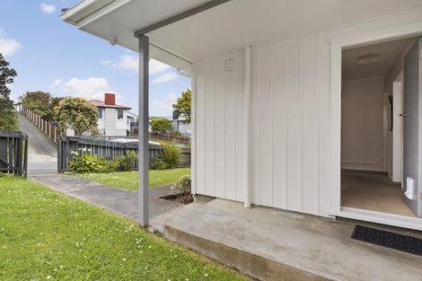 Photo of property in 10f1 Camrose Grove, Kingston, Wellington, 6021
