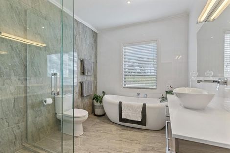 Photo of property in 252 Amreins Road, Taupaki, 0782