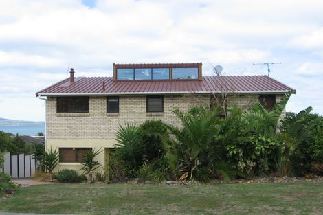 Photo of property in 2/16 Marama Street, Castor Bay, Auckland, 0620