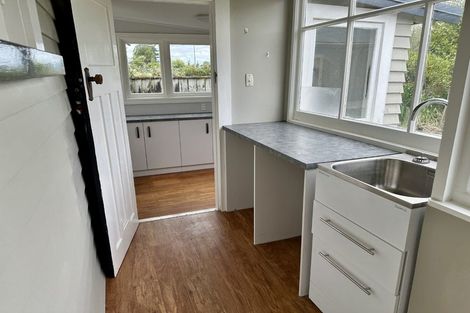 Photo of property in 42 Puriri Terrace, Roslyn, Palmerston North, 4414