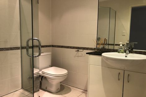 Photo of property in 14 Condor Place, Unsworth Heights, Auckland, 0632