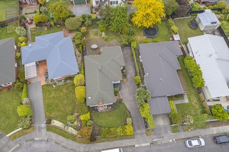 Photo of property in 11 Verran Place, Fendalton, Christchurch, 8052