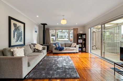 Photo of property in 66 Hungerford Road, Houghton Bay, Wellington, 6023