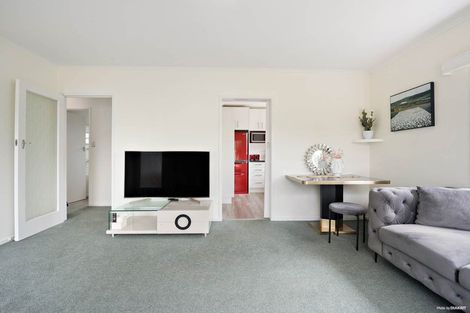 Photo of property in 1/38 Knightsbridge Drive, Forrest Hill, Auckland, 0620