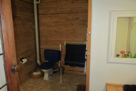 Photo of property in 19 Ivy Terrace, Moana, 7872