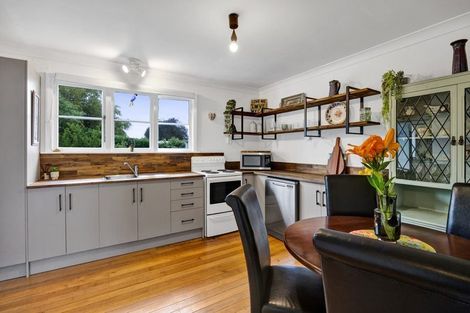 Photo of property in 63 Turuturu Road, Hawera, 4610