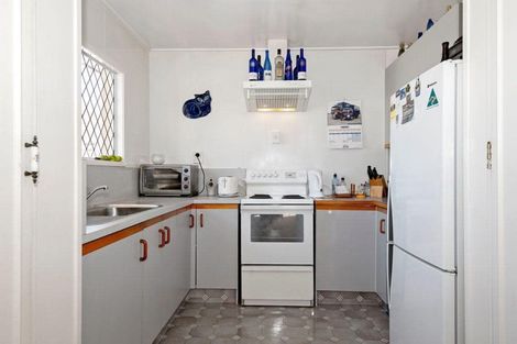 Photo of property in 28 Nikau Street, New Lynn, Auckland, 0600