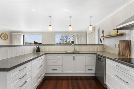 Photo of property in 6 Poplar Road, Stanmore Bay, Whangaparaoa, 0932