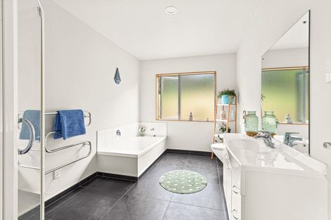 Photo of property in 26 Mccallum Drive, Sandspit, Warkworth, 0982