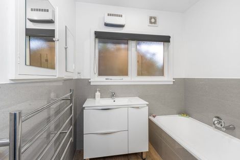 Photo of property in 10 Woodford Terrace, Ilam, Christchurch, 8053