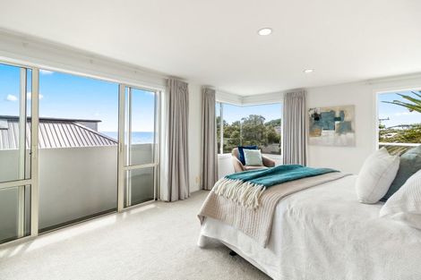 Photo of property in 22 Tiri Road, Milford, Auckland, 0620