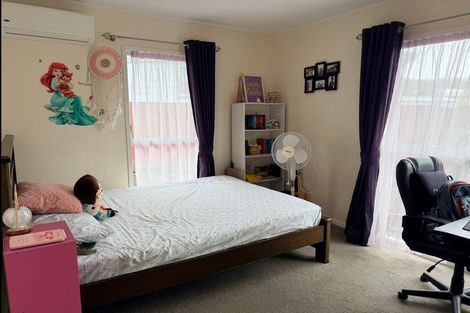 Photo of property in 16 Allington Road, Massey, Auckland, 0614